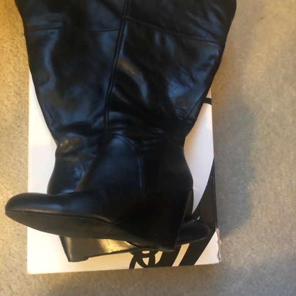 Leather wedge boot - Picture 2 of 3